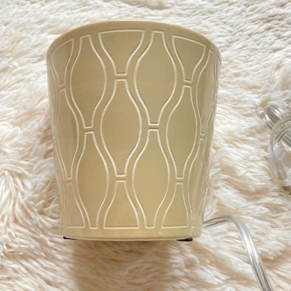 Yankee Candle Archer Scenterpiece Candle Warmer
